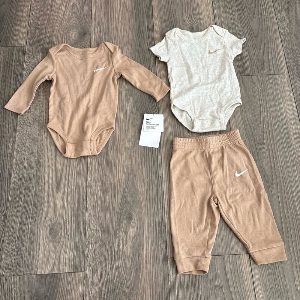 Nike neutral 3 piece set - bodysuits sweatpants - hemp beige - 6 months
